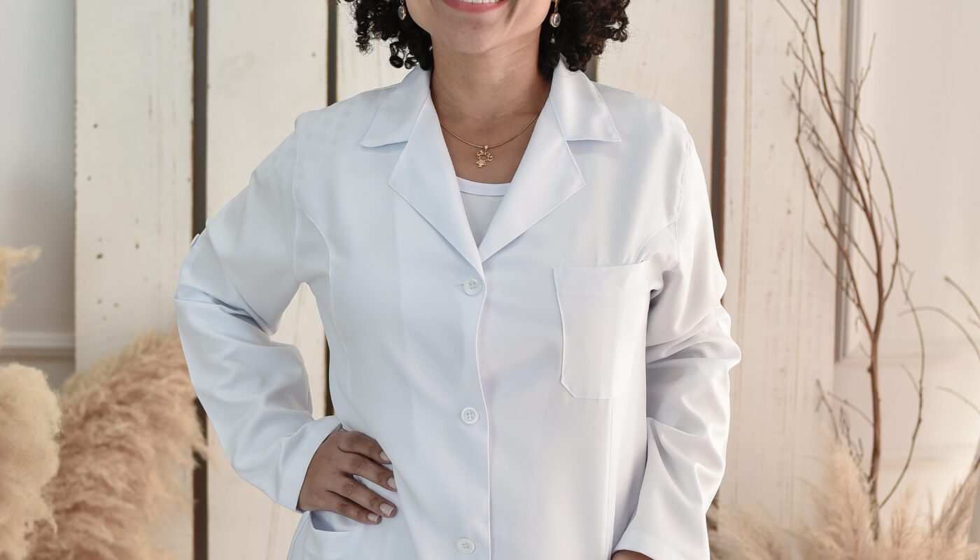 Jaleco Manga Longa Feminino em Gabardine Tradicional