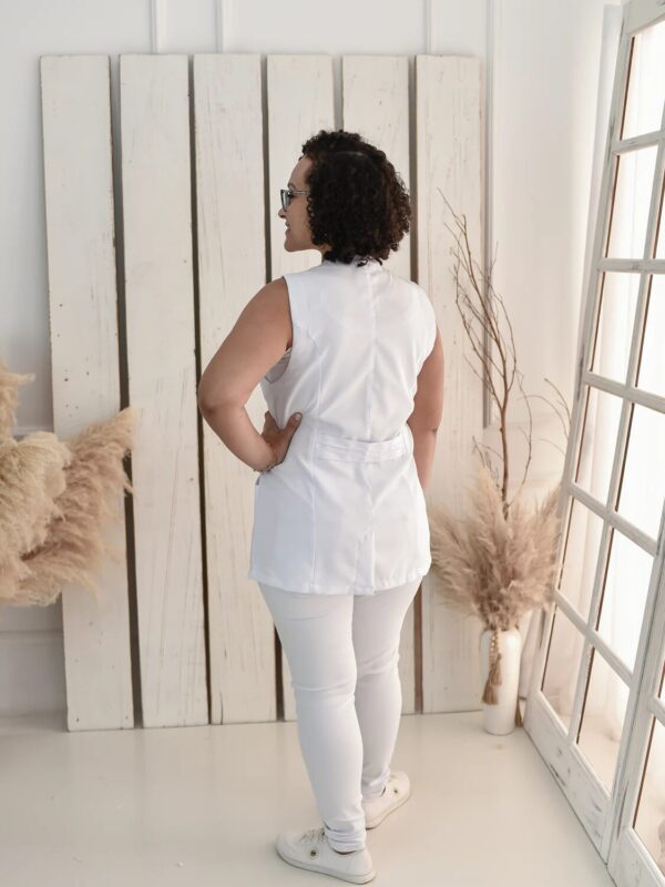 Bata Regata Feminina em Gabardine com Nervuras