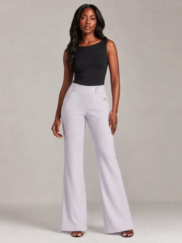Calça Flare Feminina em Jacquard com Passante