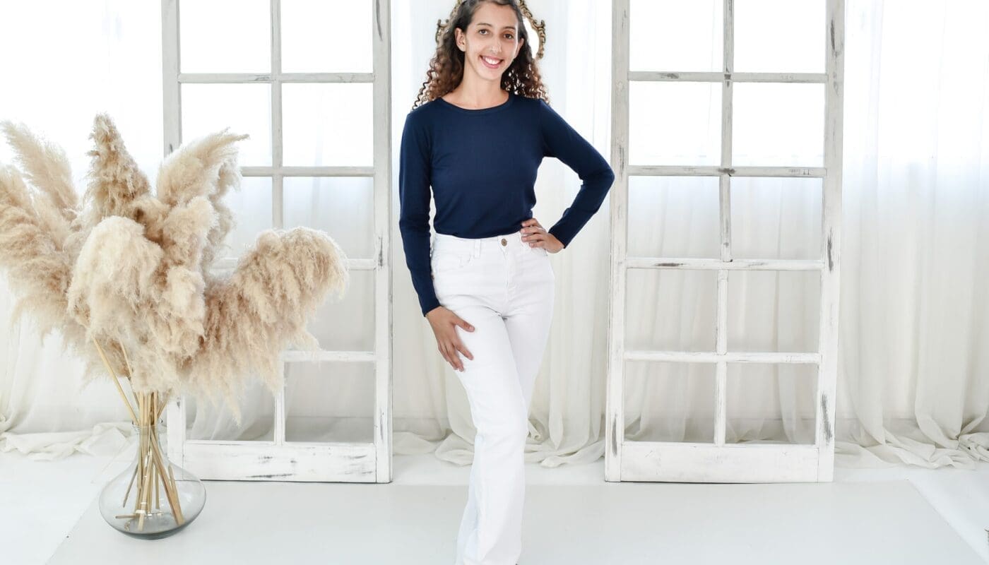 Calça Flare Feminina Jeans Cintura Média