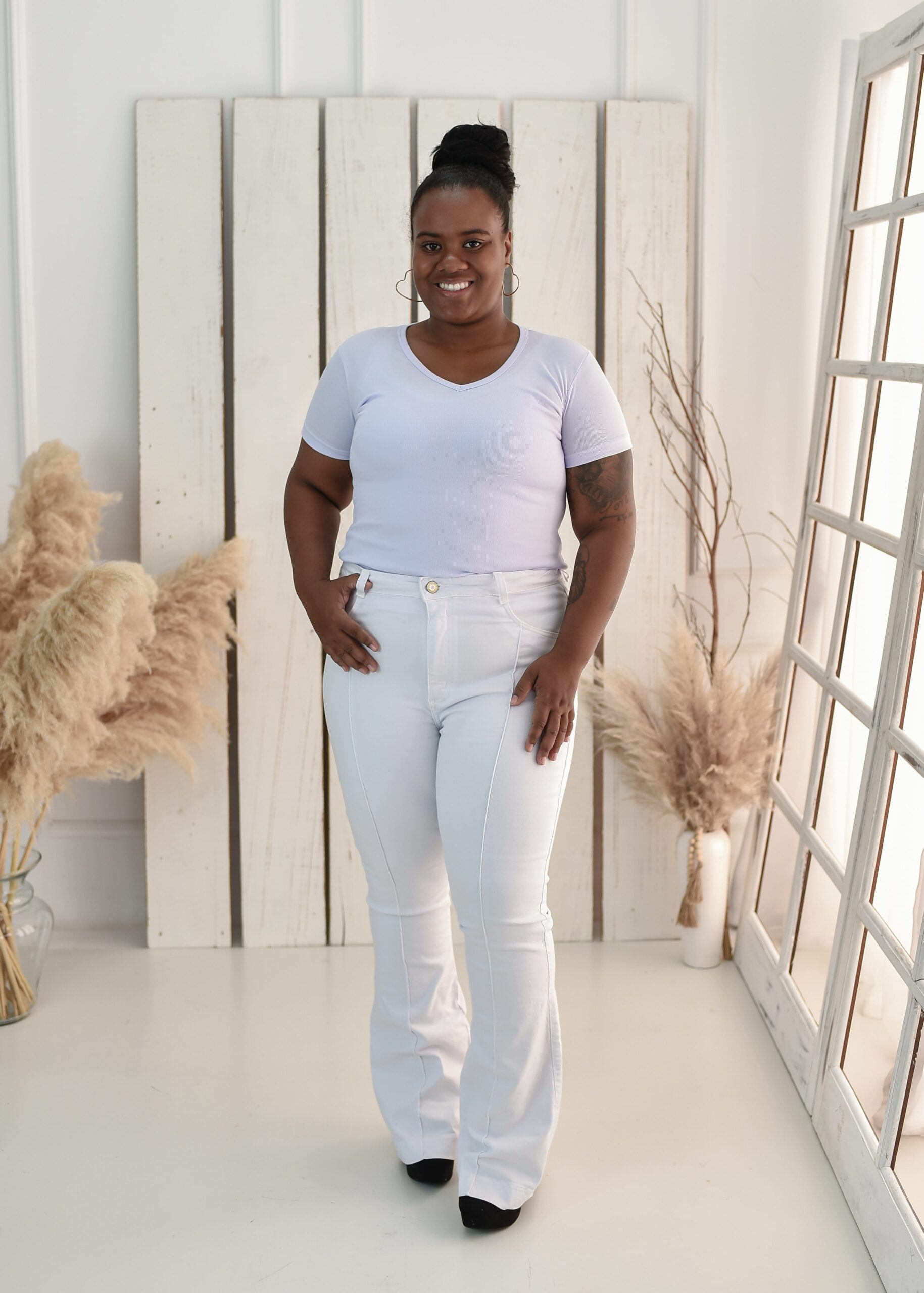 Calça Flare Feminina Jeans com Lycra Nervura Plus