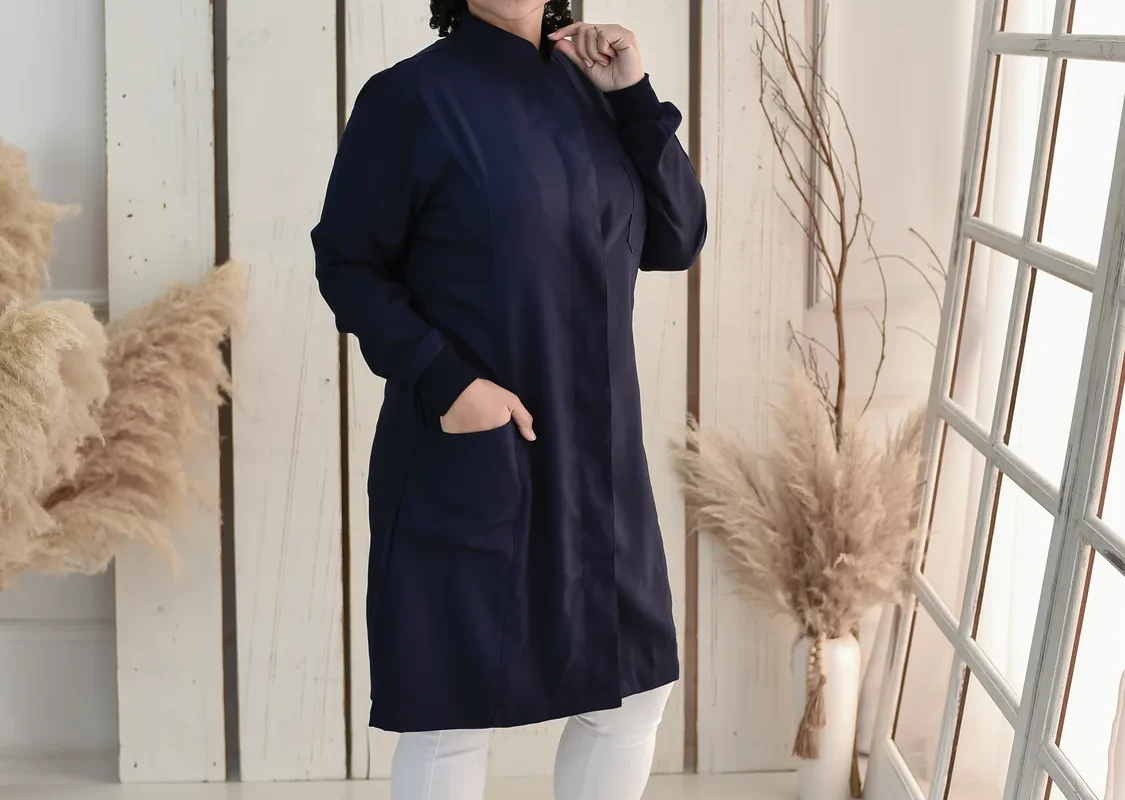 Jaleco Manga Longa Feminino em Gabardine Gola Padre e Punho Austrália