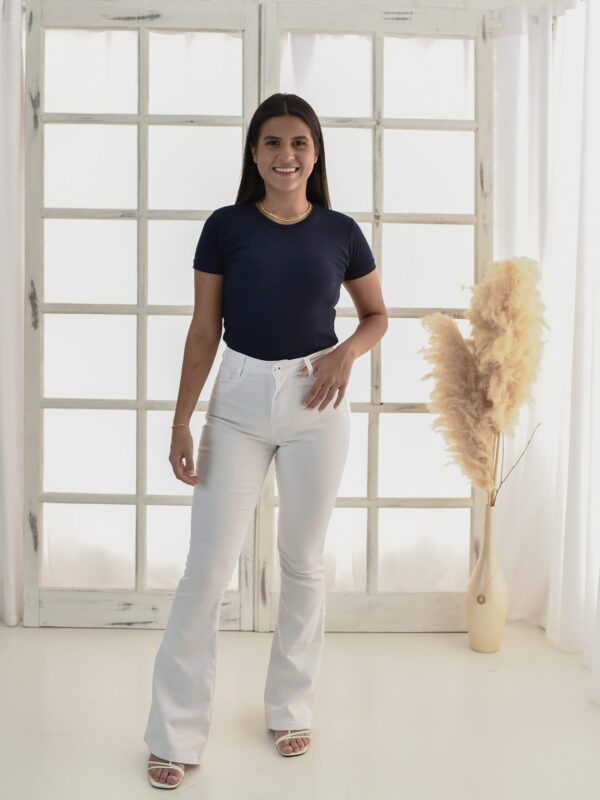 Calça Flare Feminina Jeans com Lycra Lisa