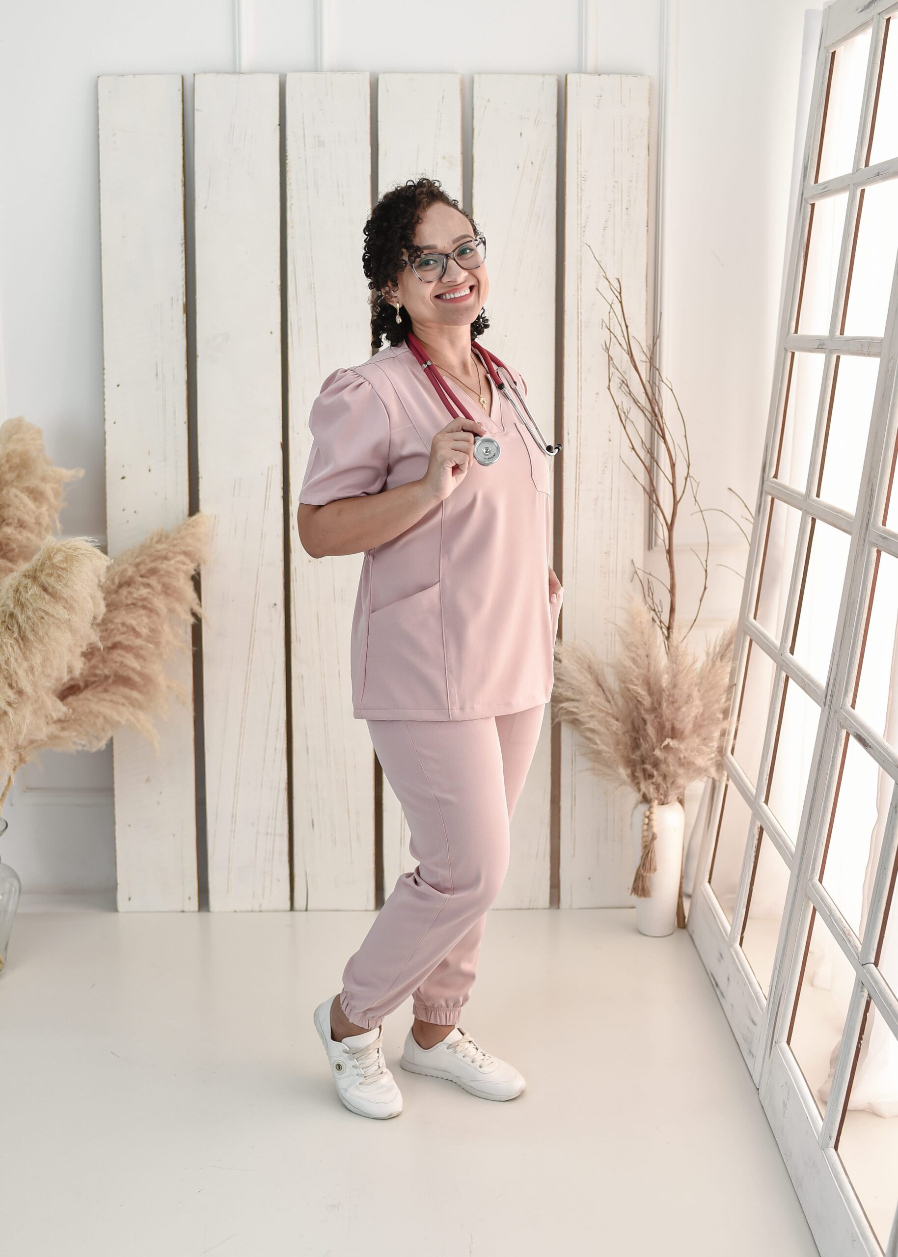 Pijama Cirúrgico Manga Curta Feminino em Gabardine com Stretch Jogger Dinamarca - Imagem 33