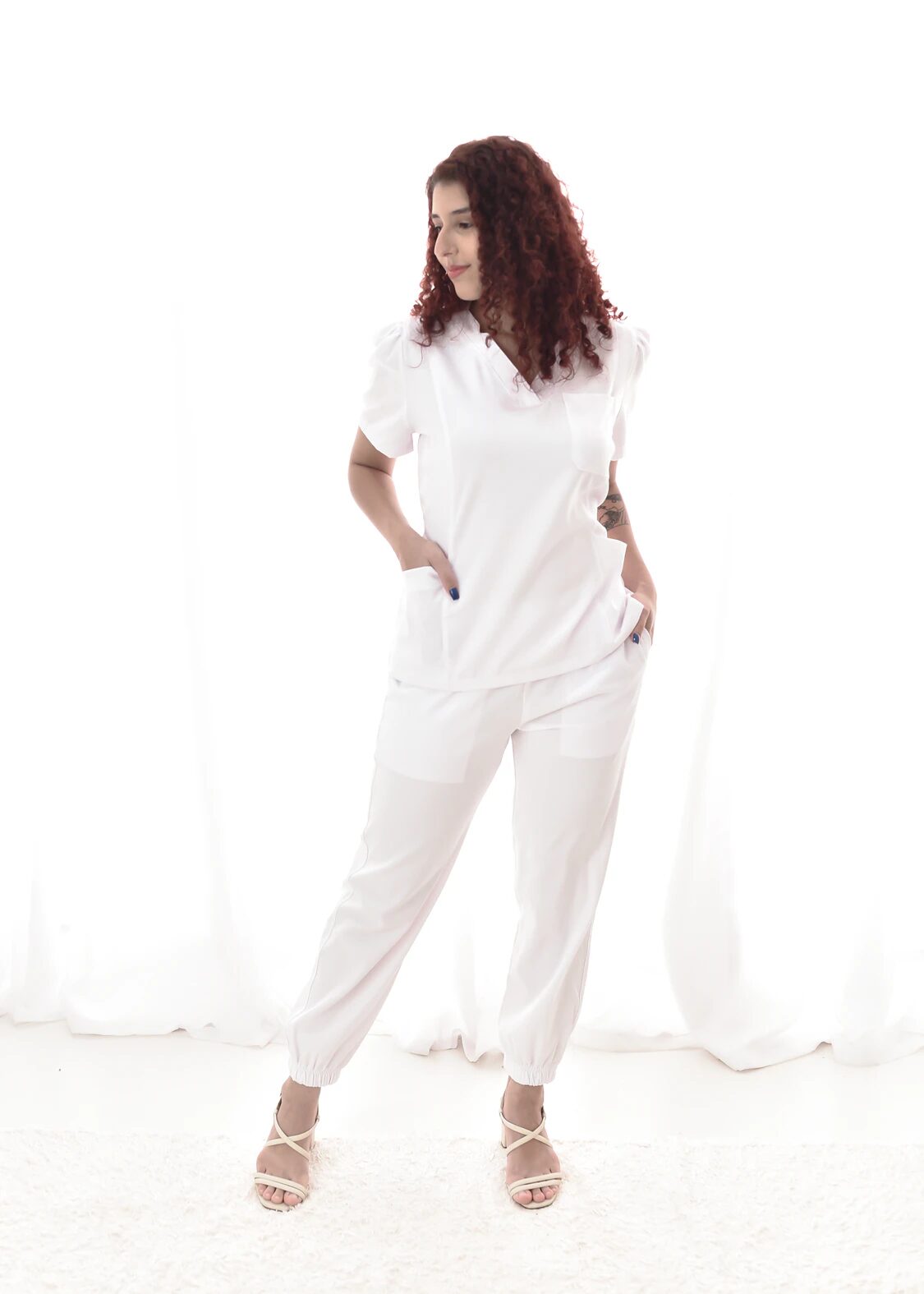 Pijama Cirúrgico Manga Curta Feminino em Gabardine com Stretch Jogger Dinamarca