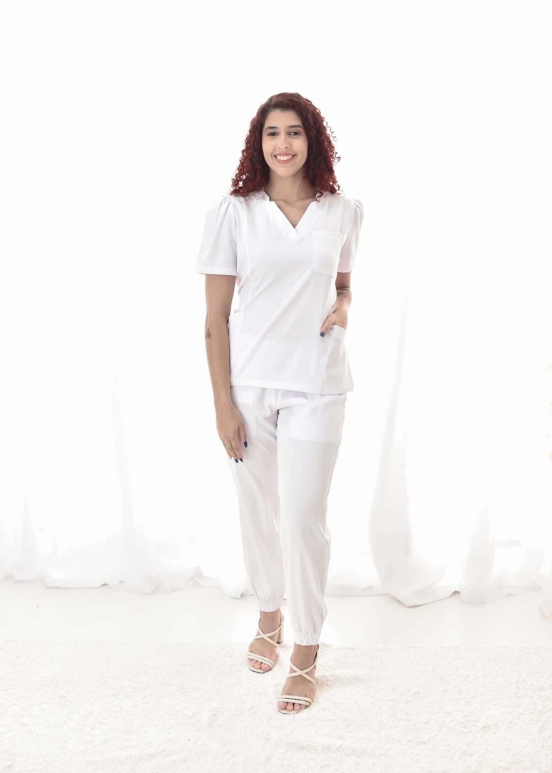 Pijama Cirúrgico Manga Curta Feminino em Gabardine com Stretch Jogger Dinamarca