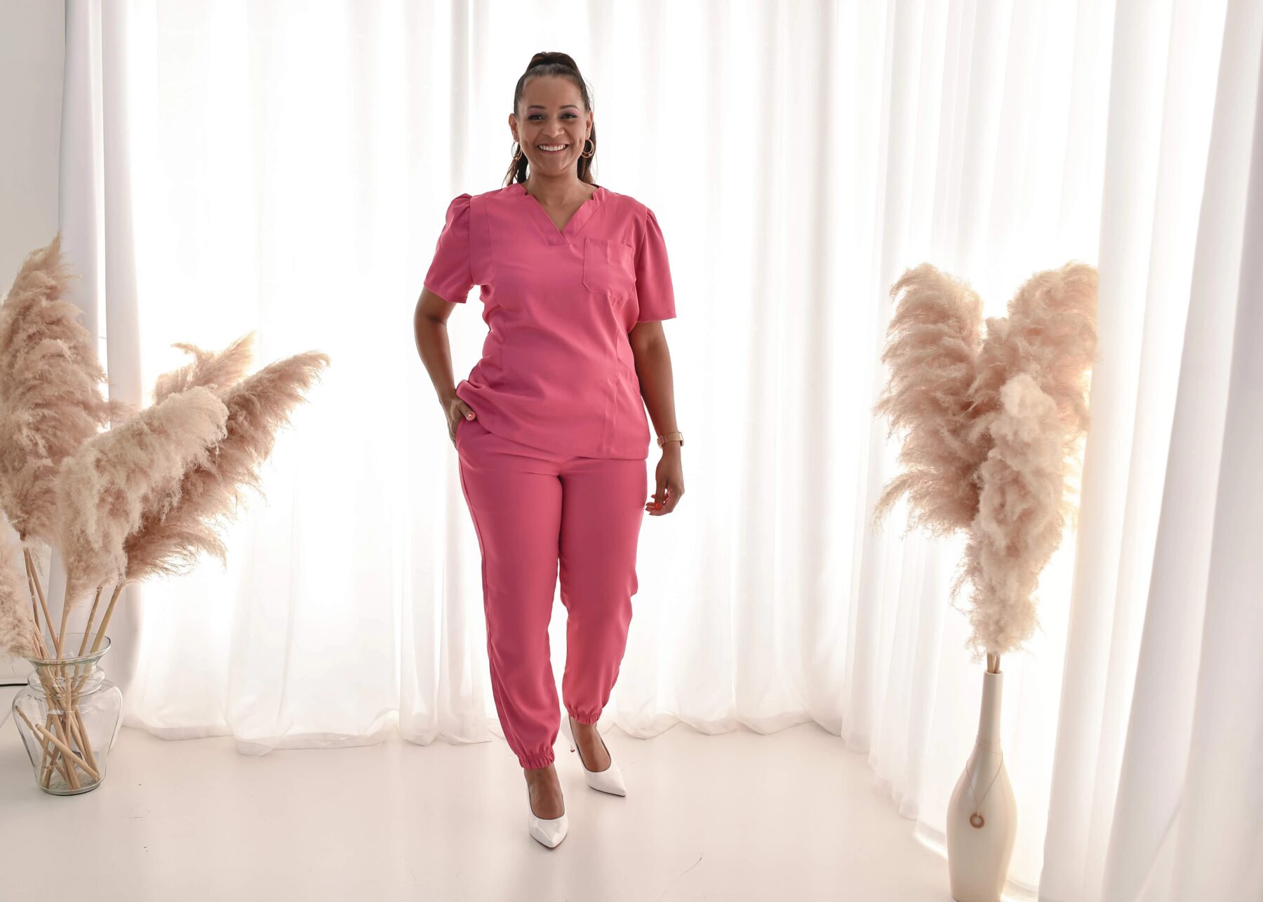 Pijama Cirúrgico Manga Curta Feminino em Gabardine com Stretch Jogger Dinamarca