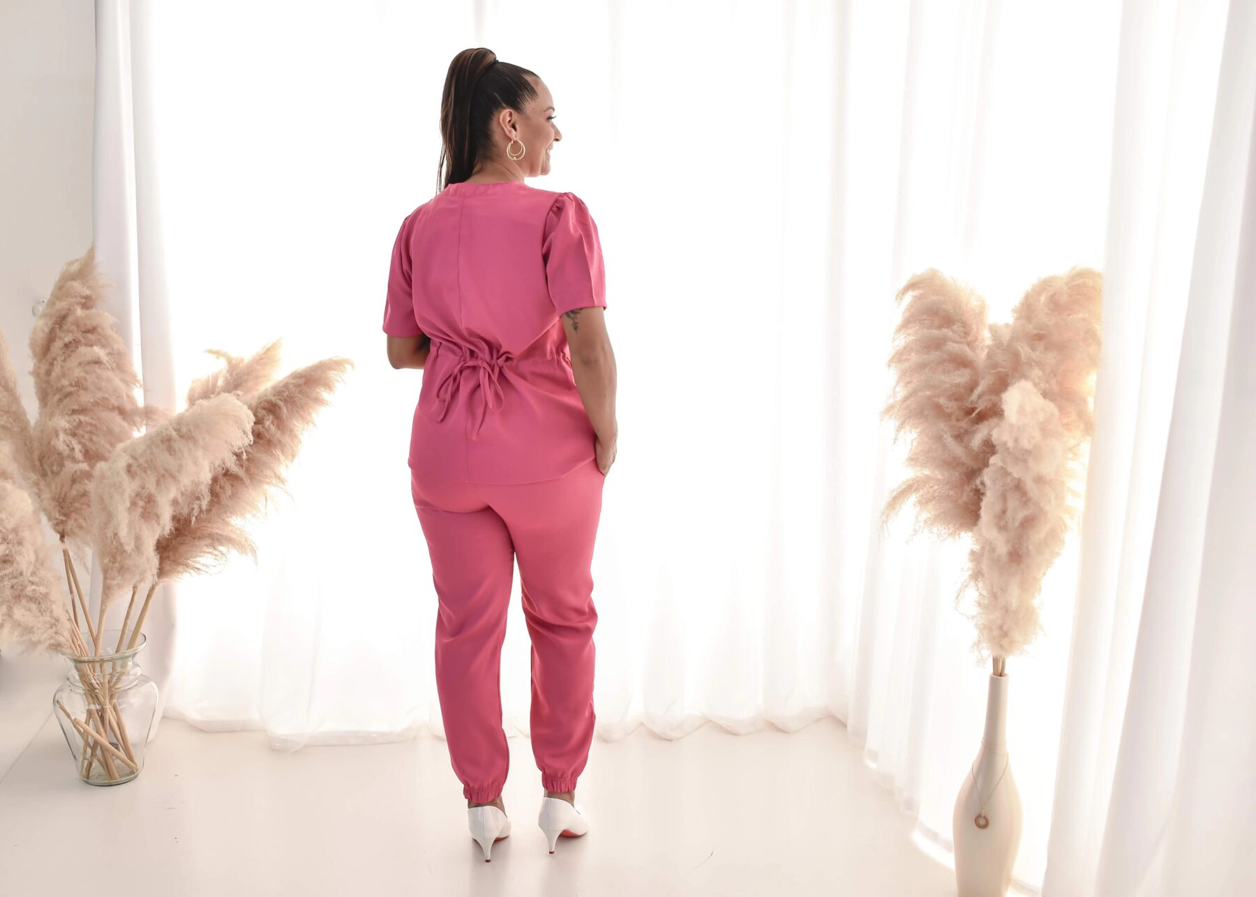 Pijama Cirúrgico Manga Curta Feminino em Gabardine com Stretch Jogger Dinamarca