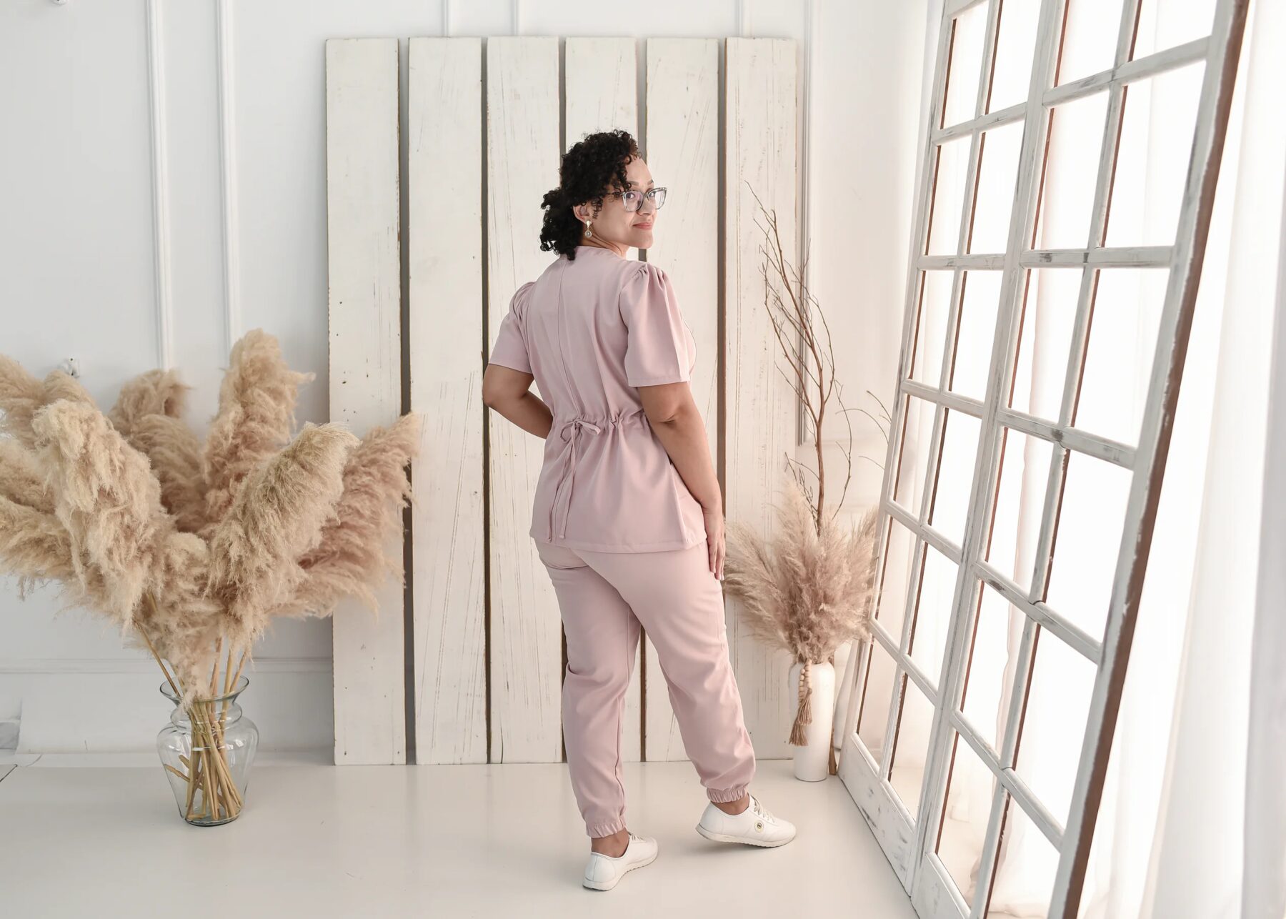 Pijama Cirúrgico Manga Curta Feminino em Gabardine com Stretch Jogger Dinamarca