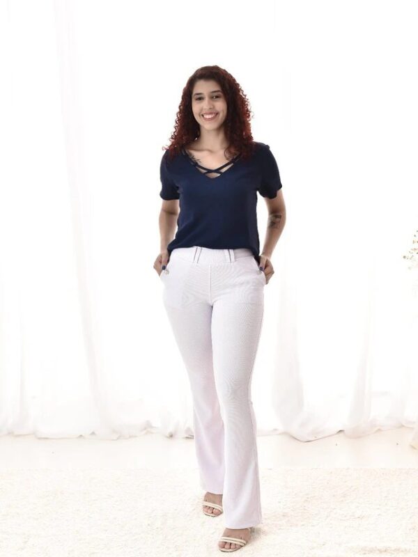Calça Flare Feminina em Jacquard Pipoca