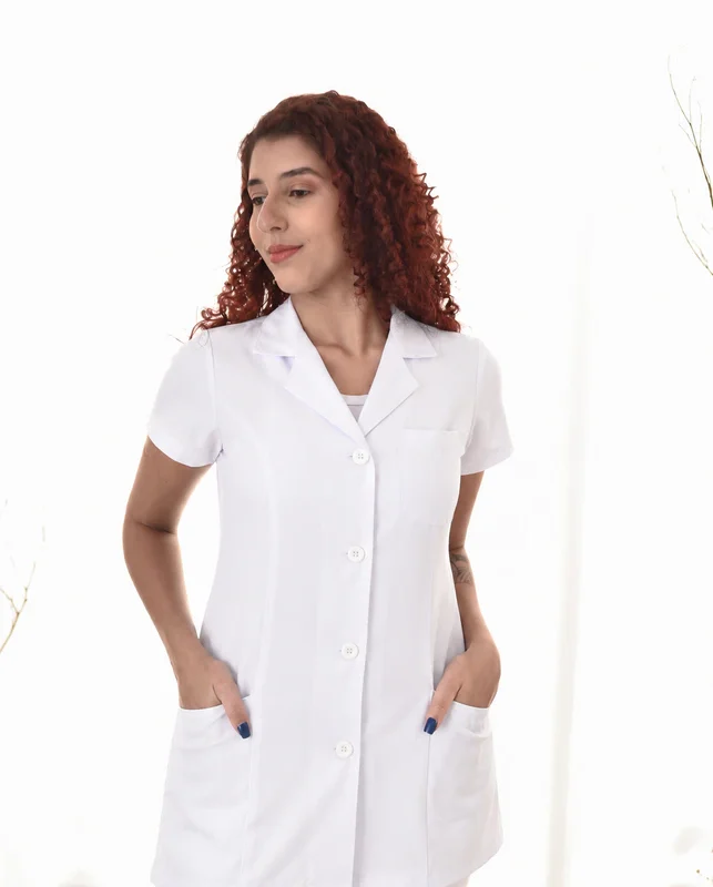 Jaleco Manga Curta Feminino em Gabardine com Botões Básico