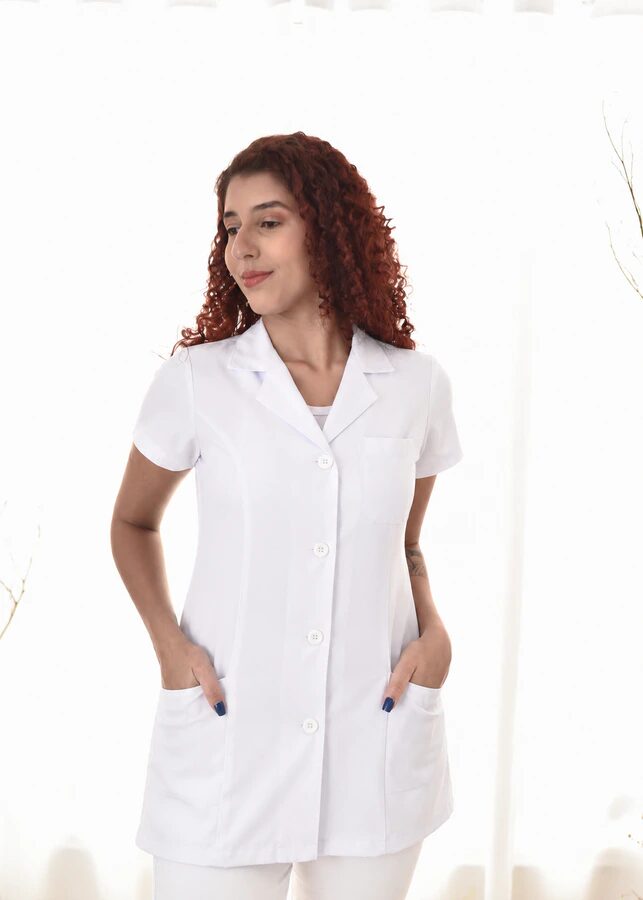 Jaleco Manga Curta Feminino em Gabardine com Botões Básico