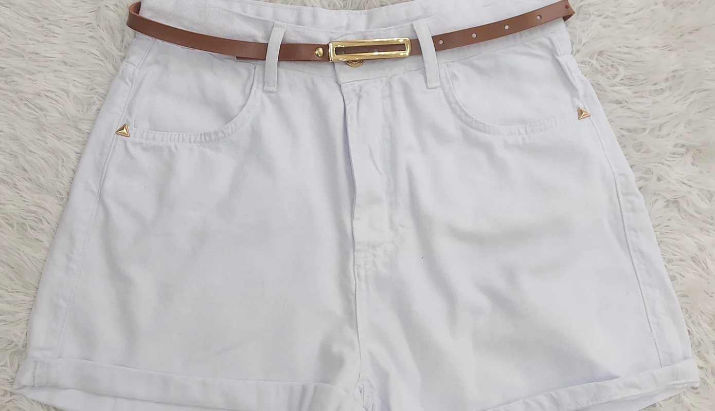 Short Curto Feminino em Sarja Boyfriend Cinto e Barra Italiana 94790