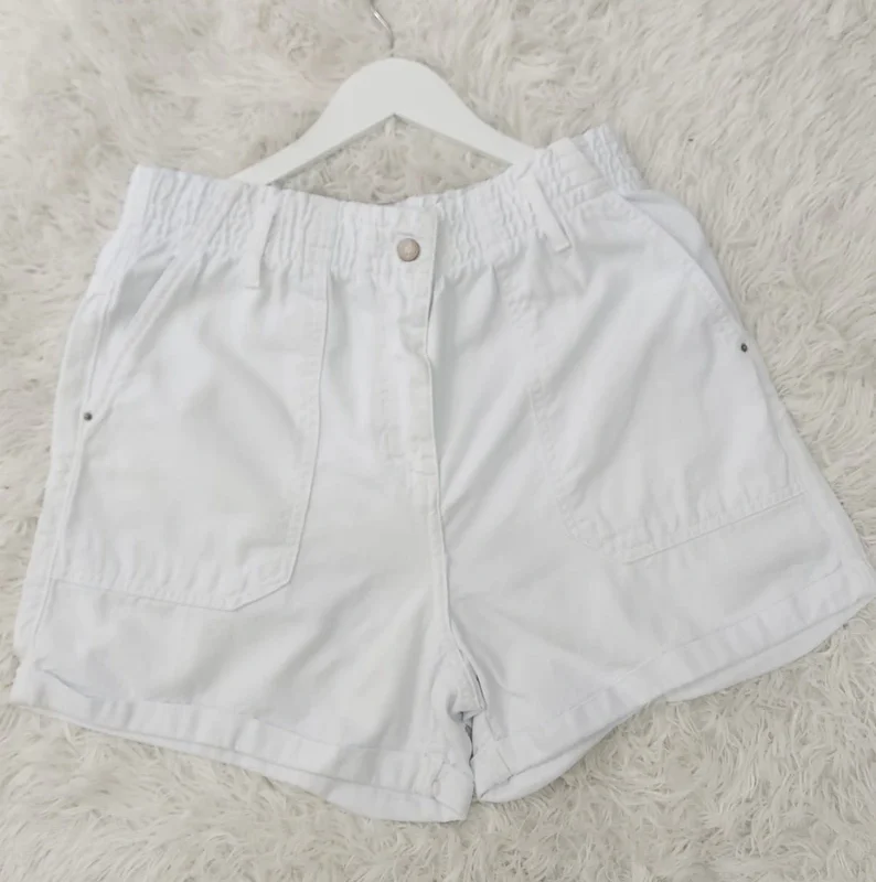 Shorts Curto Feminino em Sarja Clochard com Bolsos (095136)