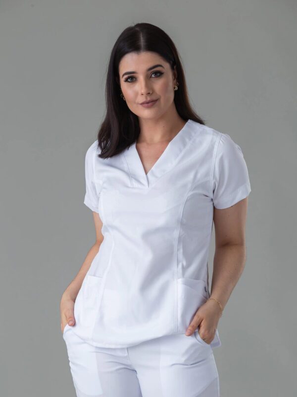 Camisa Cirúrgica Manga Curta Feminina em Gabardine com Decote V Plus (709)
